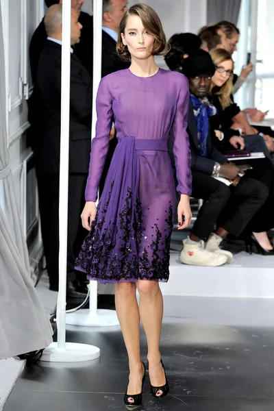 Look 27